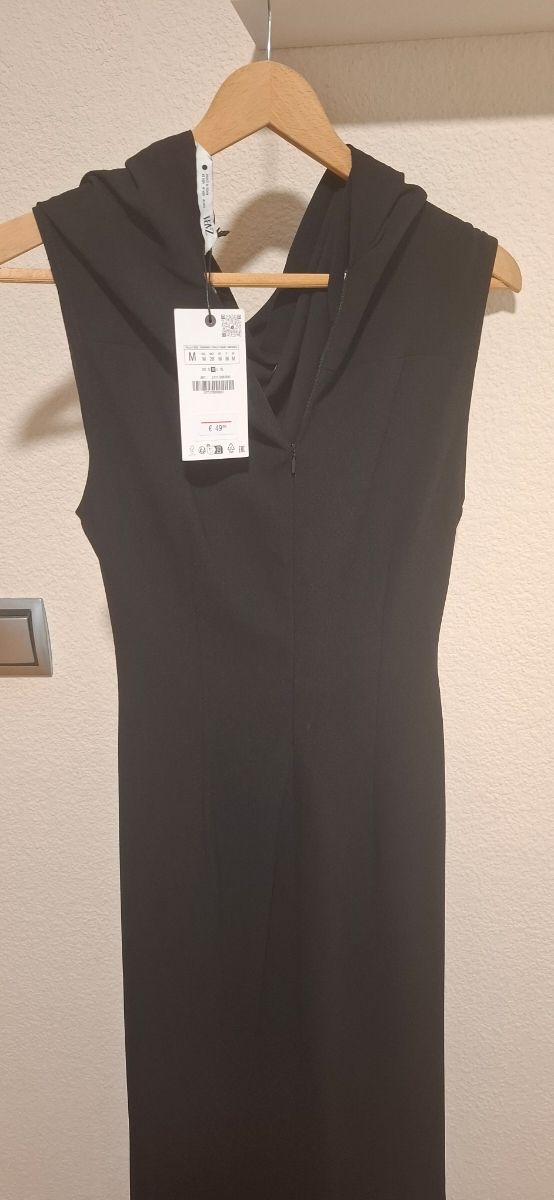 Vestido midi Zara negro