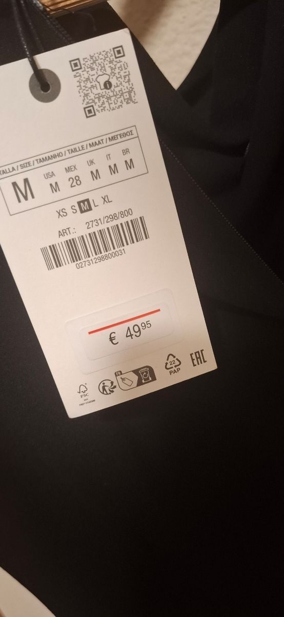 Vestido midi Zara negro