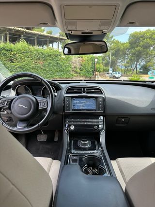 Jaguar XE 2017
