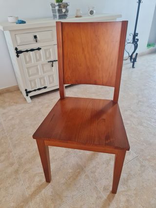 Muebles madera: vitrina + mesa centro
