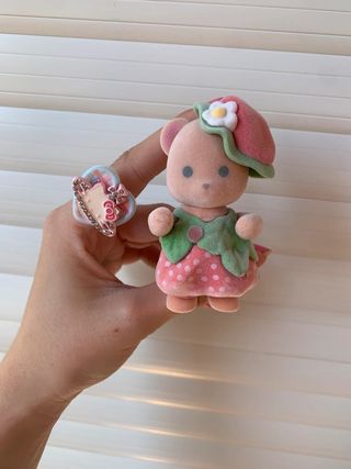 Figura estilo Sylvanian Families Fresita