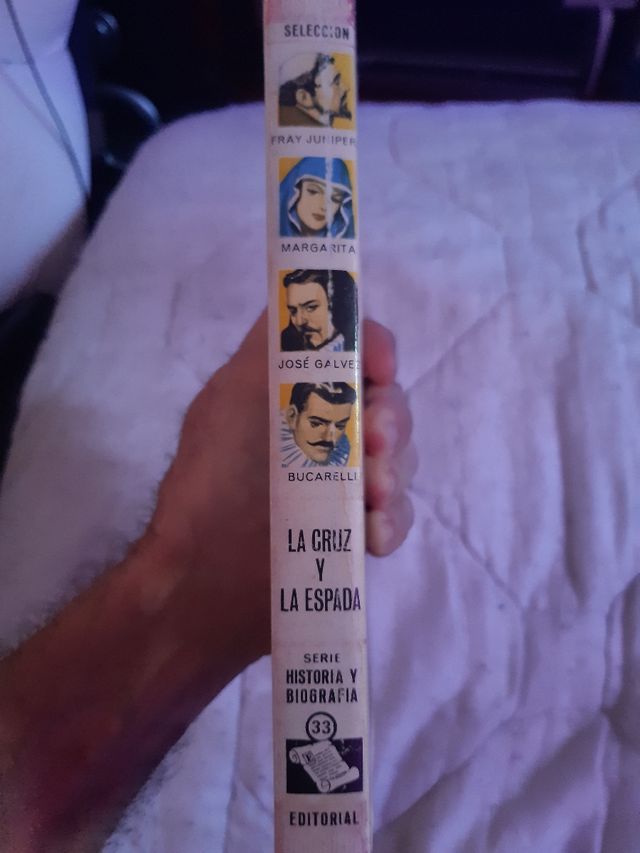 2 libros La cruz y la espada y Cristóbal colon