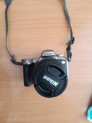 Cámara Nikon F75 + Bolso original