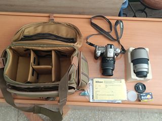 Cámara Nikon F75 + Bolso original
