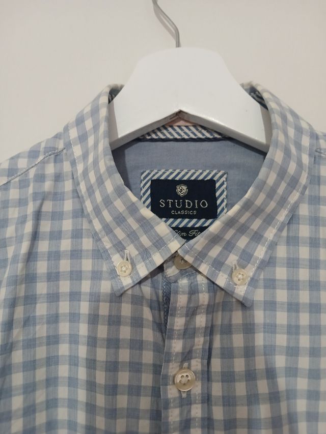 Camisa a cuadros azul y blanca El Corte Ingles