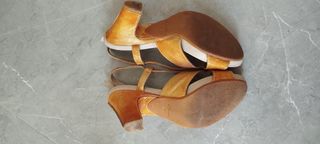 Sandalias amarillas tacón Clarks 