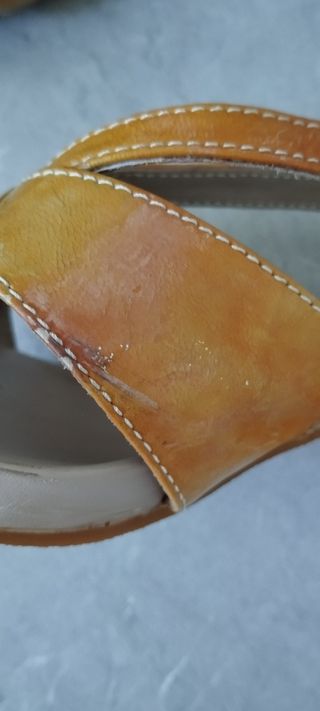 Sandalias amarillas tacón Clarks 
