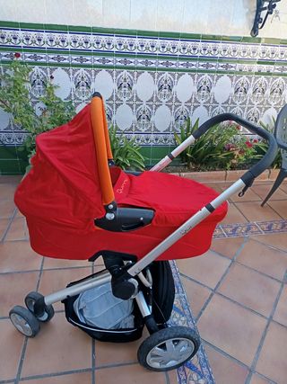 Carrito bebé ligero plegable marca Quinny.