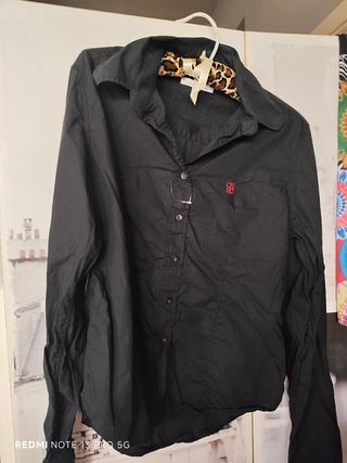 Camisa negra Carolina Herrera