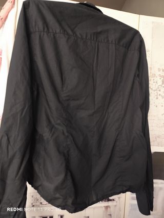Camisa negra Carolina Herrera