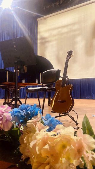 Godin Grand Concert SA Guitarra