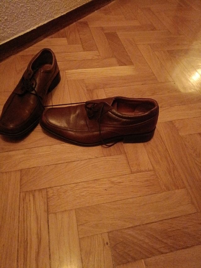 Zapatos marrones de vestir