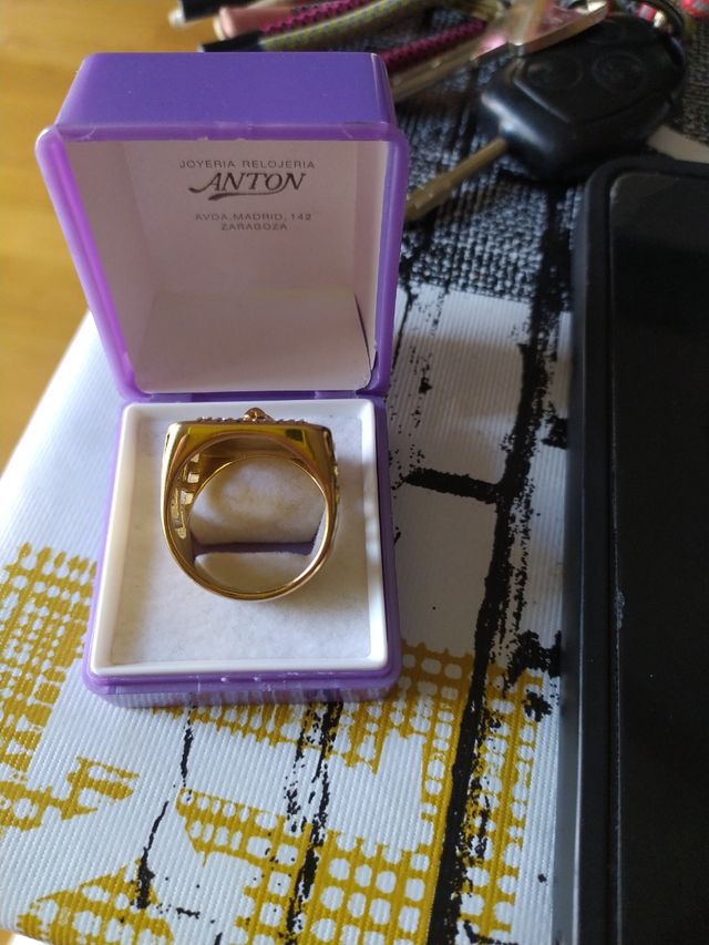 Anillo Anton dorado con cabeza de león