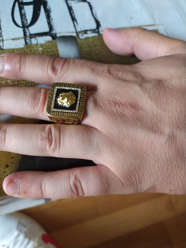 Anillo Anton dorado con cabeza de león