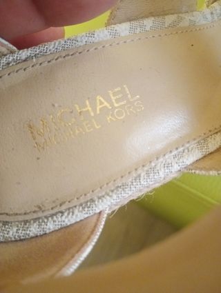Sandalias Michael Kors beige/blanco