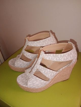 Sandalias Michael Kors beige/blanco