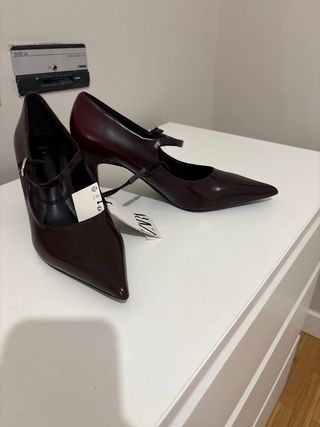 Zapatos tacón Zara a estrenar burdeos 38