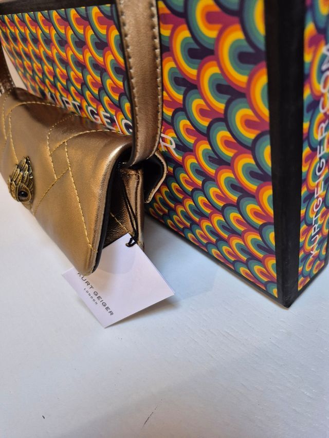 Bolso Kurt Geiger dorado