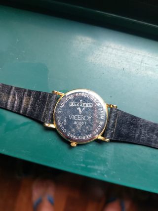 Reloj Viceroy cuarzo dorado