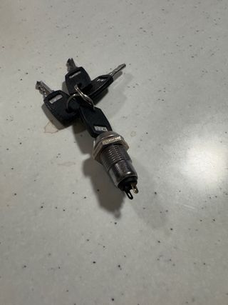 2 Cerraduras eléctricas don dos llaves cada una