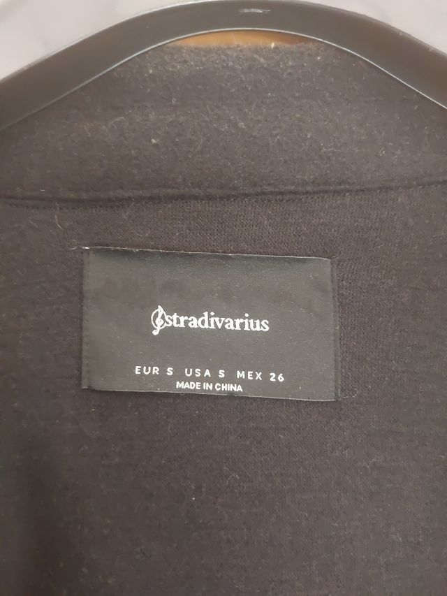 Abrigo stradivarius negro - Talla única