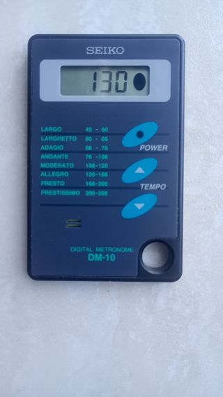 Metrónomo Seiko DM-10 Digital de bolsillo.
