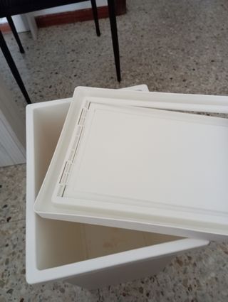Cubo basura blanco plástico