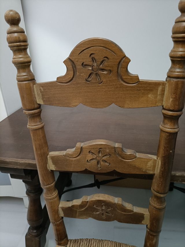 Mesa castellana + 6 sillas de enea