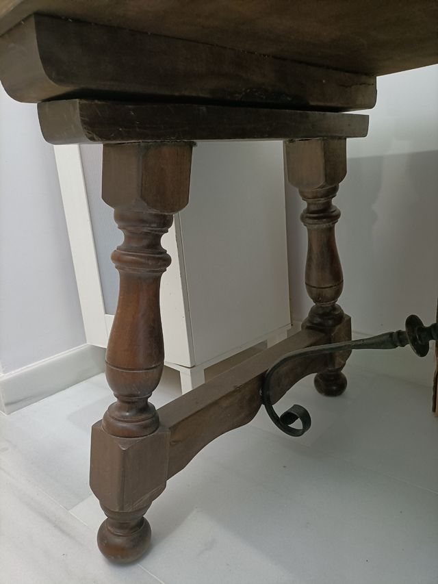 Mesa castellana + 6 sillas de enea