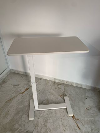 Mesa elevadora portátil - blanca