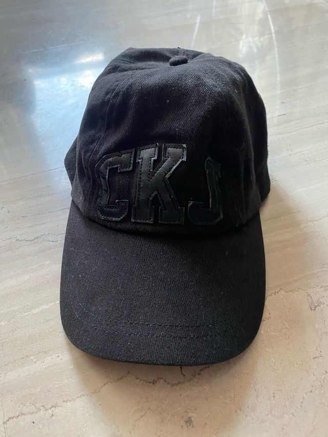 9 Gorras Negras - Variadas