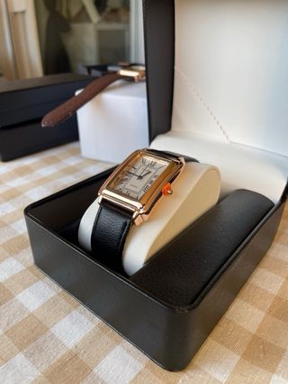 Reloj clásico dorado para hombre