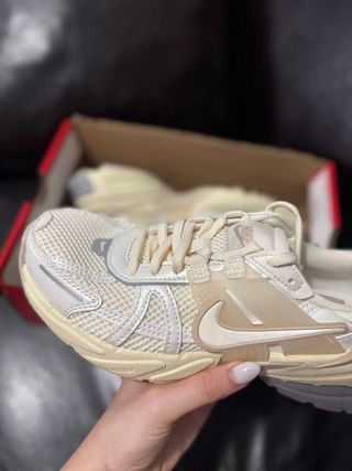 Nike Air Max V2K Run - Scarpe Beige/Bianche
