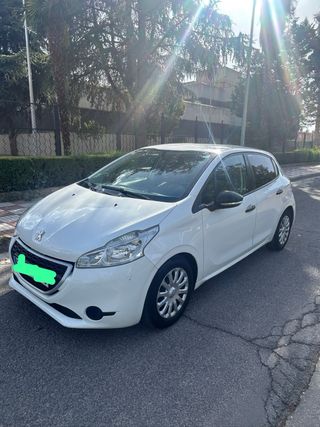 Peugeot 208 2015