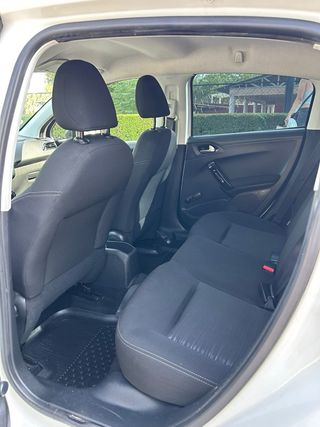 Peugeot 208 2015