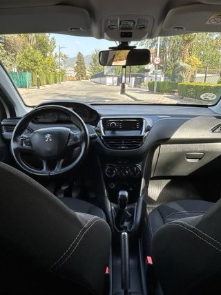 Peugeot 208 2015
