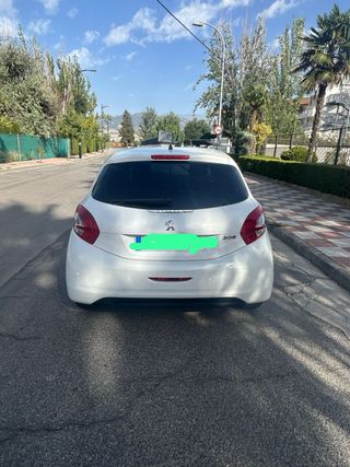 Peugeot 208 2015