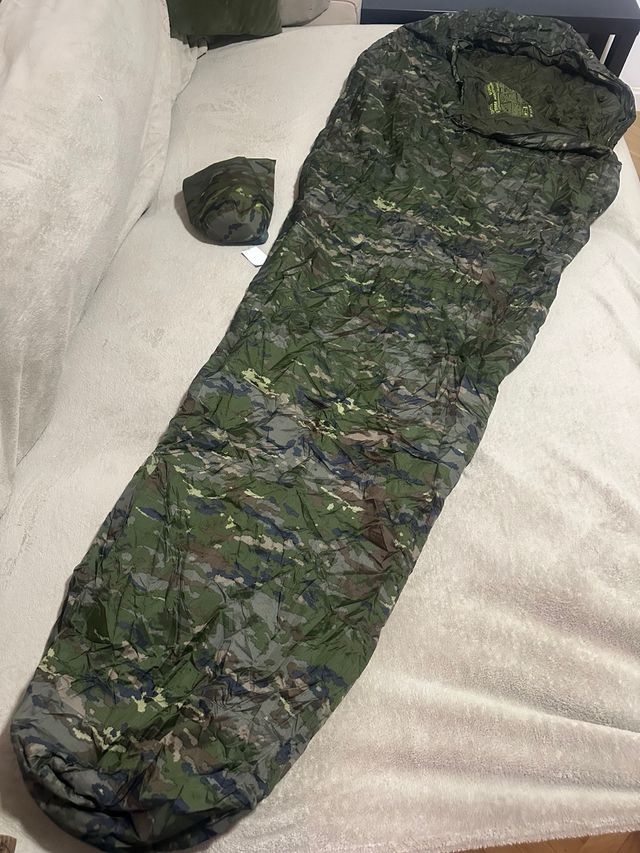 Saco dormir ligero Ej. Tierra Español