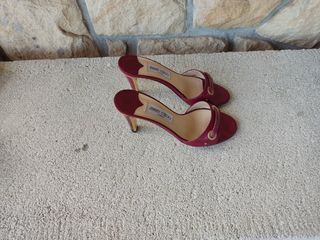 Zapatos Jimmy Choo Londres tacón rojo.