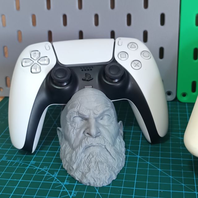 Soporte Kratos - PS4/PS5/PS4/RETROID POCKET/ R36H/