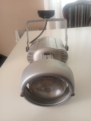 Foco Escenario LUZCO Pj28P150