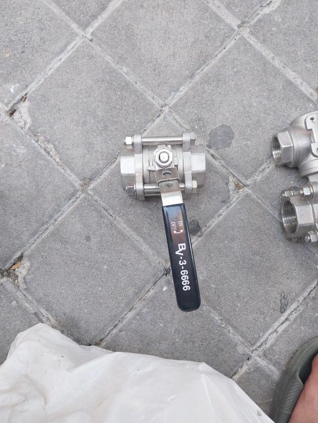 Llaves con válvula de paso