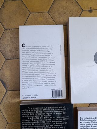 Libros de esoterismo y ufología