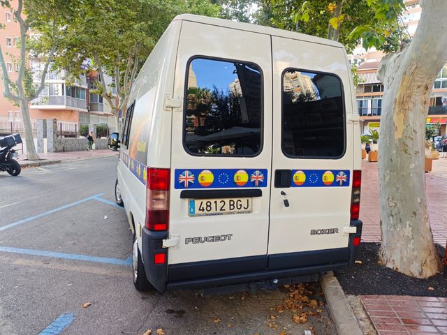 Vendo furgoneta . Año 2000