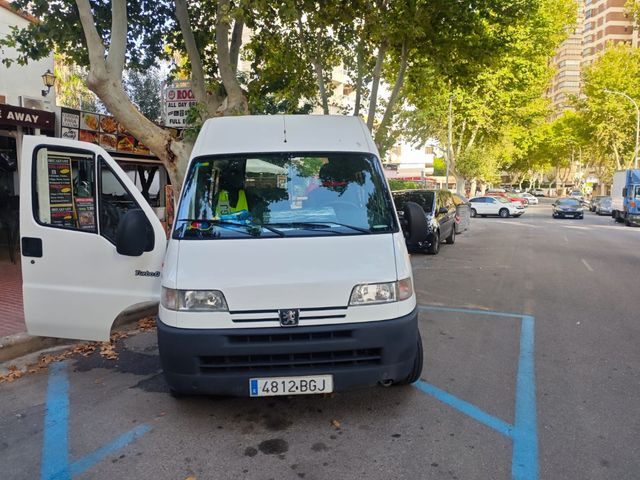 Vendo furgoneta . Año 2000