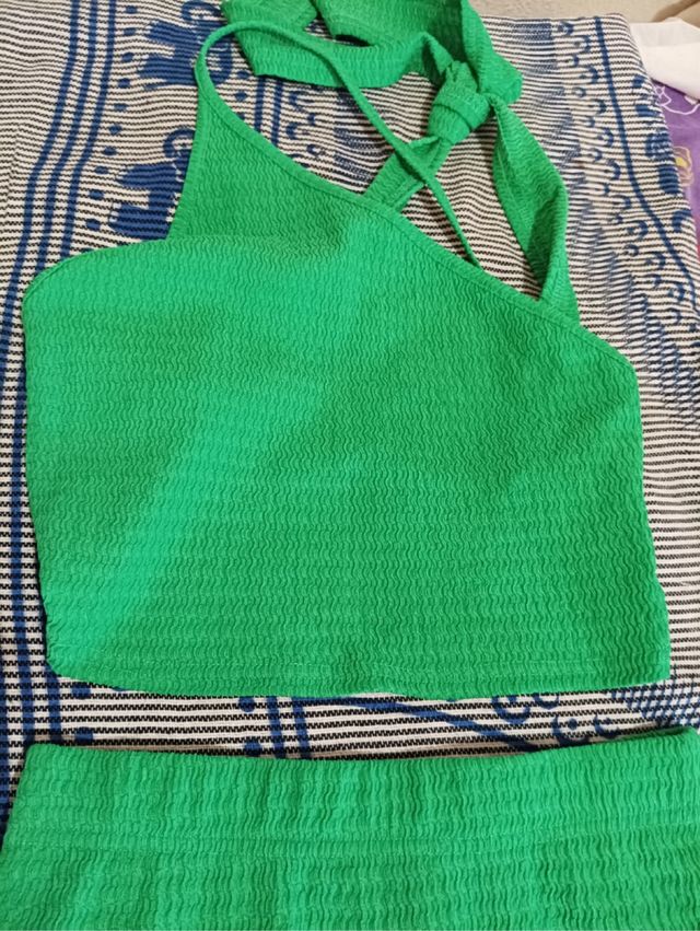 Conjunto top falda verde