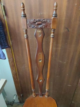Silla madera antigua,105 cm,Uso Decorativo