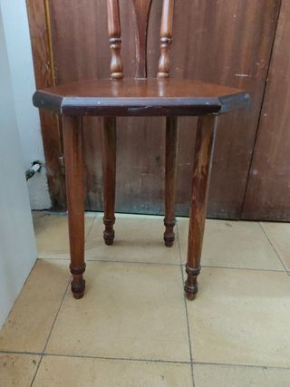 Silla madera antigua,105 cm,Uso Decorativo
