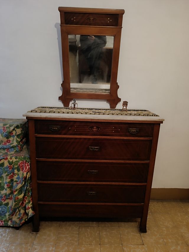 Cómoda Tocador antiguo de madera con espejo