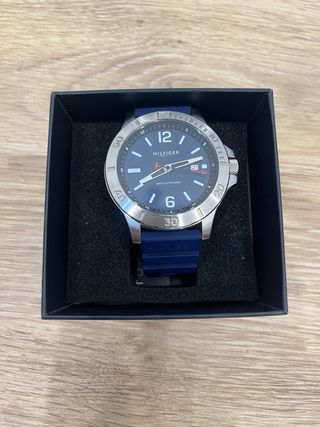 Reloj Tommy Hilfiger azul - como nuevo